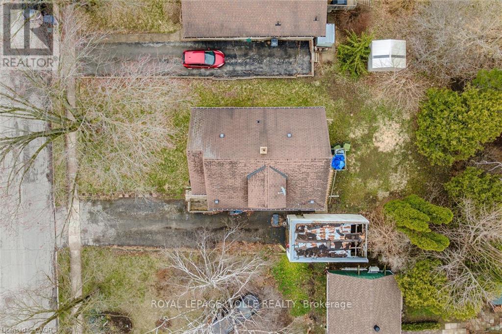 












37 EDGEHILL DRIVE

,
Guelph,




Ontario
N1H5E3

