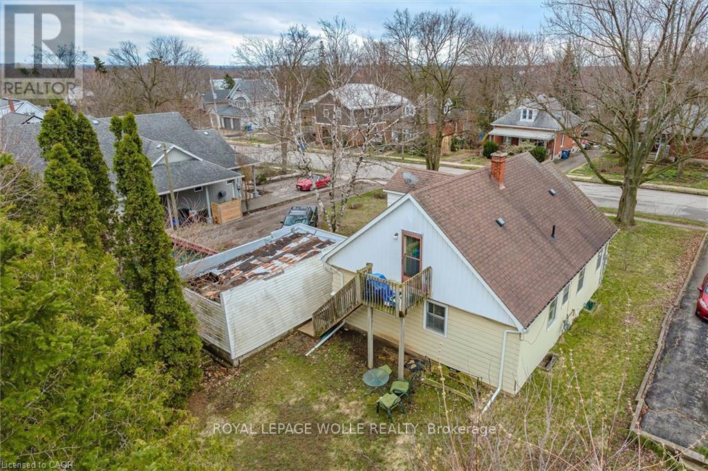 












37 EDGEHILL DRIVE

,
Guelph,




Ontario
N1H5E3

