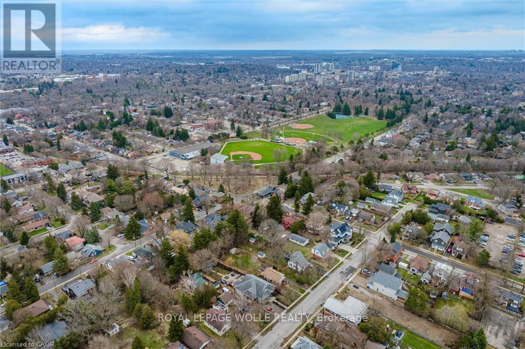 












37 EDGEHILL DRIVE

,
Guelph,




Ontario
N1H5E3

