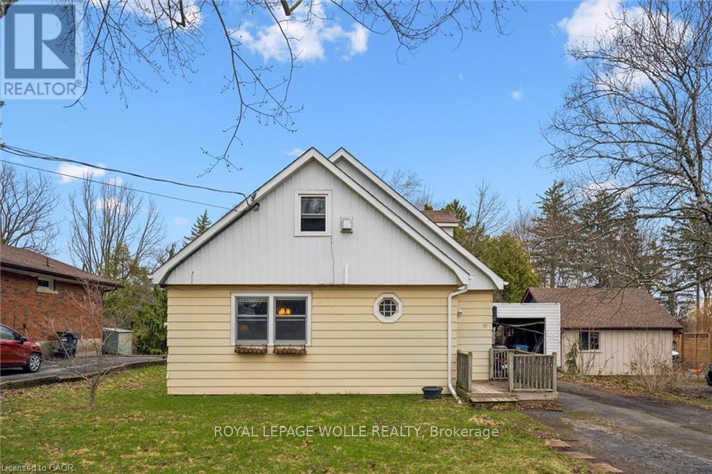 












37 EDGEHILL DRIVE

,
Guelph,




Ontario
N1H5E3

