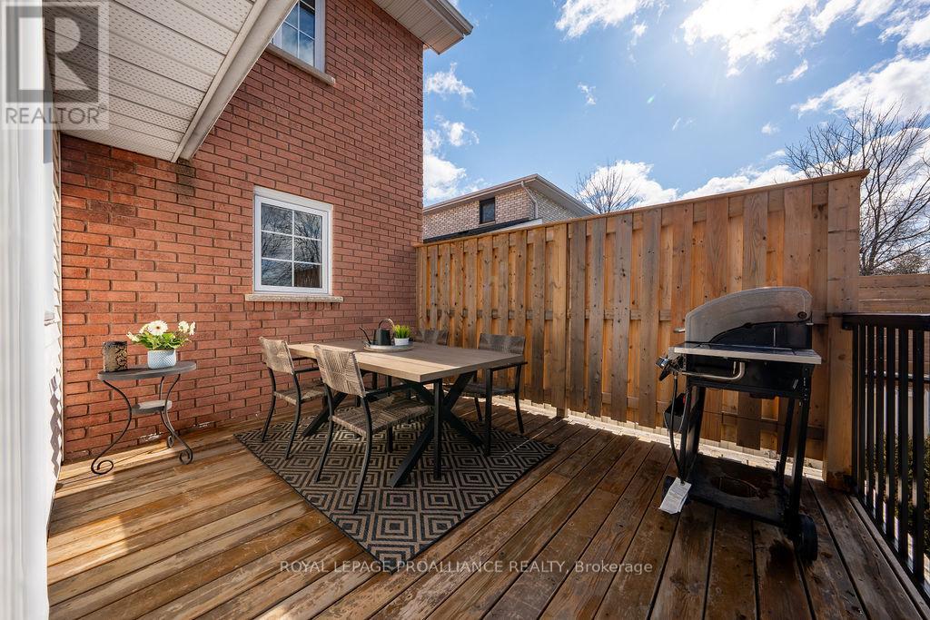 












29 SHERWOOD CRESCENT

,
Belleville (Belleville Ward),




Ontario
K8P5G2

