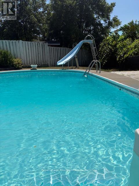 












29 SHERWOOD CRESCENT

,
Belleville (Belleville Ward),




Ontario
K8P5G2

