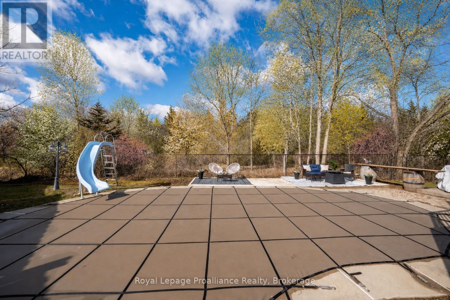 












29 SHERWOOD CRESCENT

,
Belleville (Belleville Ward),




Ontario
K8P5G2

