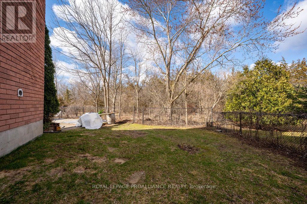 












29 SHERWOOD CRESCENT

,
Belleville (Belleville Ward),




Ontario
K8P5G2

