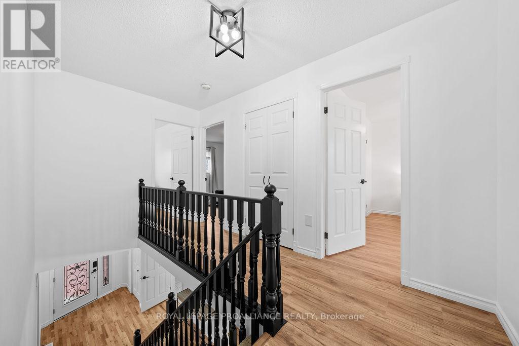 












29 SHERWOOD CRESCENT

,
Belleville (Belleville Ward),




Ontario
K8P5G2

