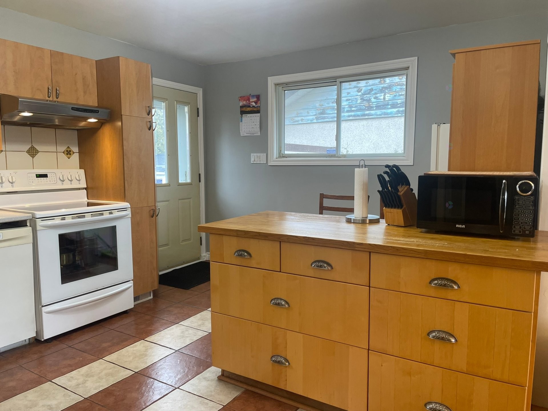 









6


Rue Ste-Yvonne

,
Gatineau (Gatineau),




QC
J8T1X5

