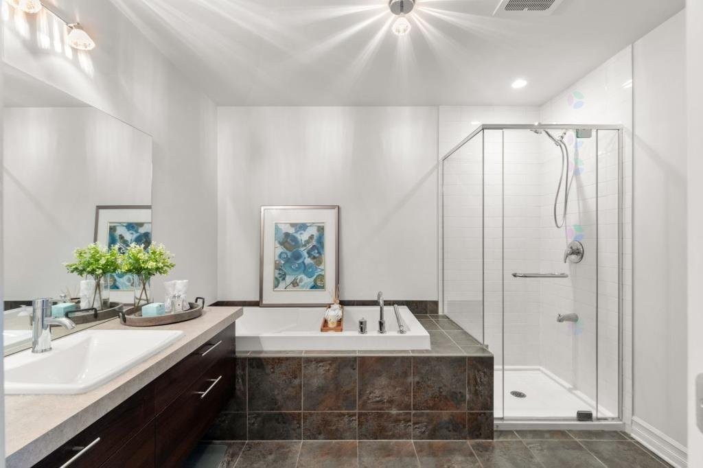 









402Z


Rue Étienne-Lavoie

,
Laval (Sainte-Dorothée),




QC
H7X0B8

