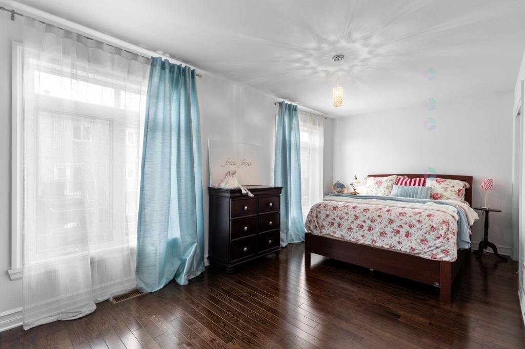 









402Z


Rue Étienne-Lavoie

,
Laval (Sainte-Dorothée),




QC
H7X0B8

