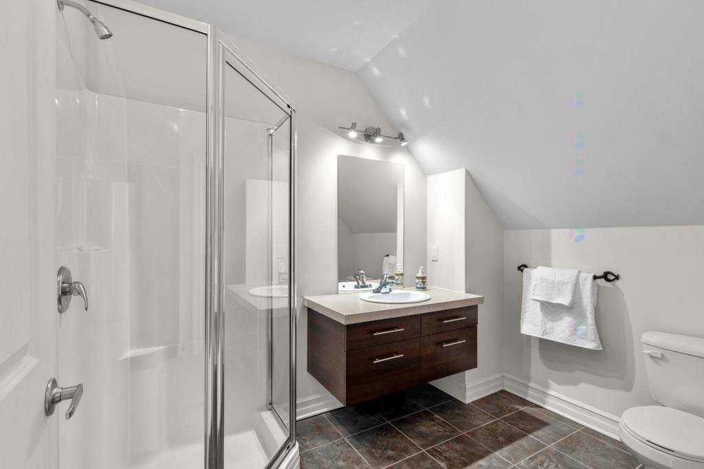 









402Z


Rue Étienne-Lavoie

,
Laval (Sainte-Dorothée),




QC
H7X0B8

