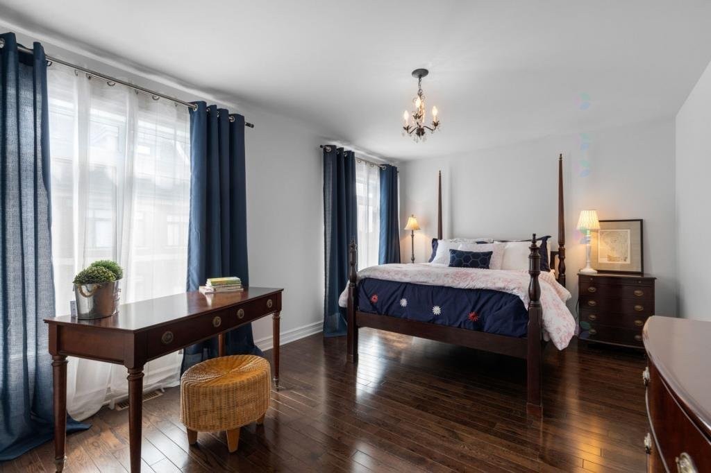 









402


Rue Étienne-Lavoie

,
Laval (Sainte-Dorothée),




QC
H7X0B8

