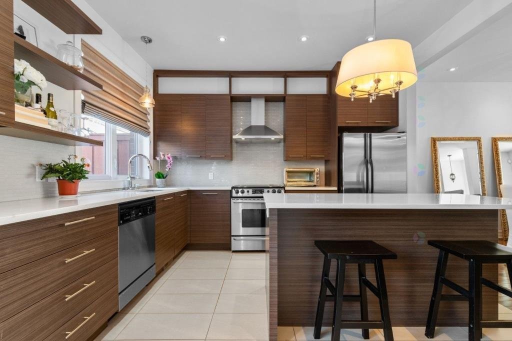 









402


Rue Étienne-Lavoie

,
Laval (Sainte-Dorothée),




QC
H7X0B8

