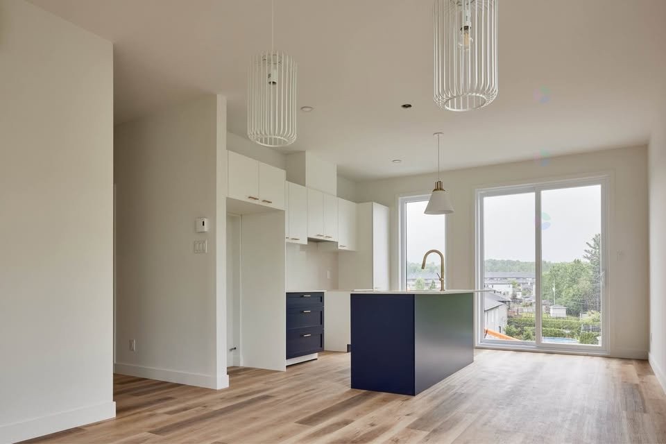 









100


Rue de l'Hibiscus

, 202,
Granby,




QC
J2H1T9

