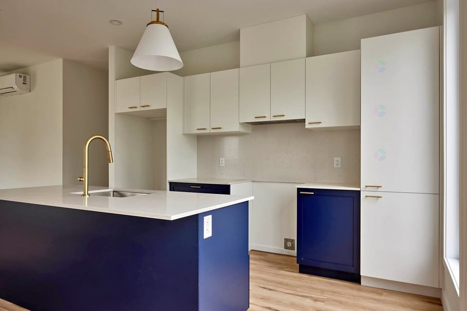 









100


Rue de l'Hibiscus

, 202,
Granby,




QC
J2H1T9

