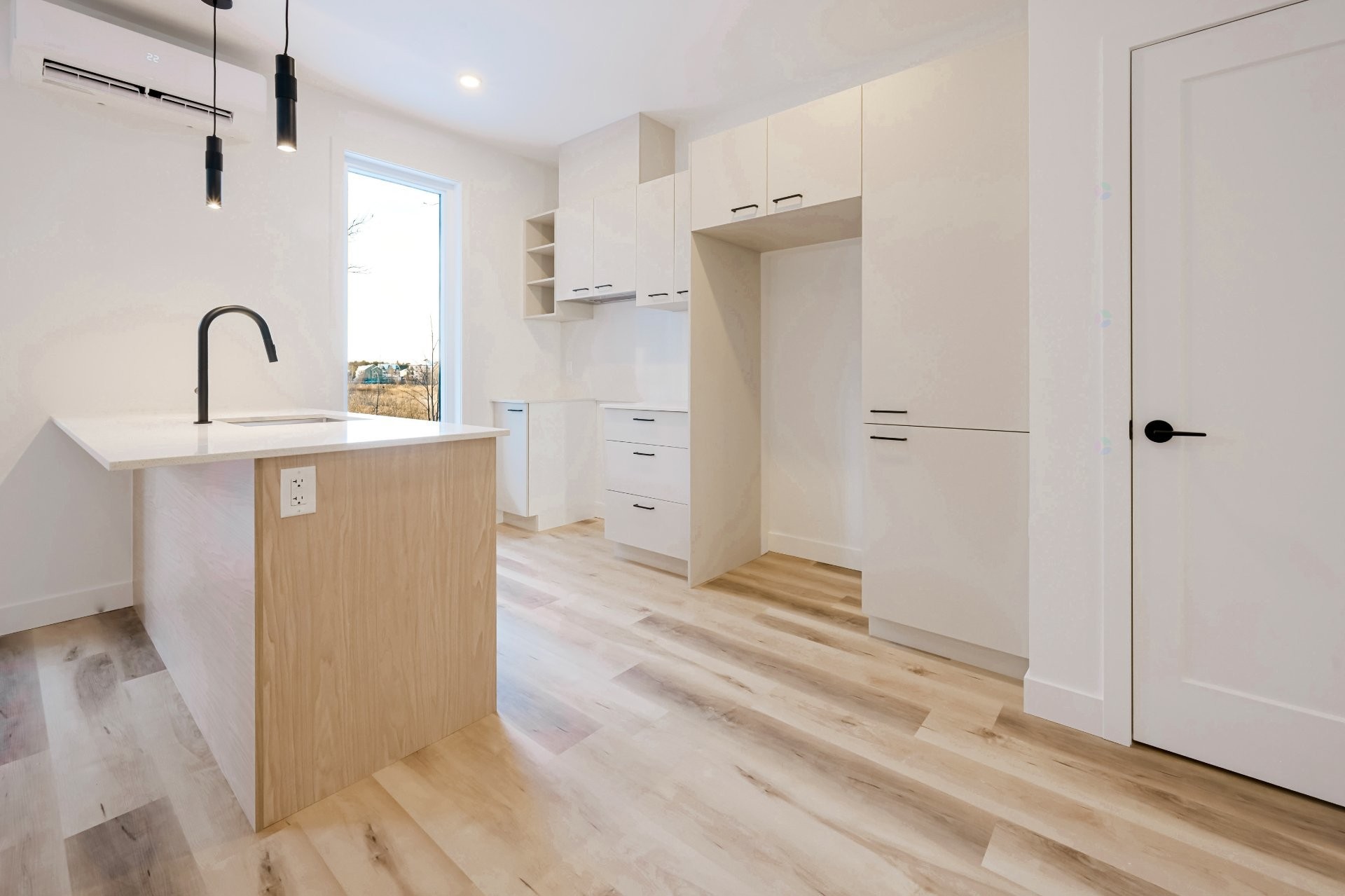 









28


Rue de l'Hibiscus

,
Granby,




QC
J2H1T9

