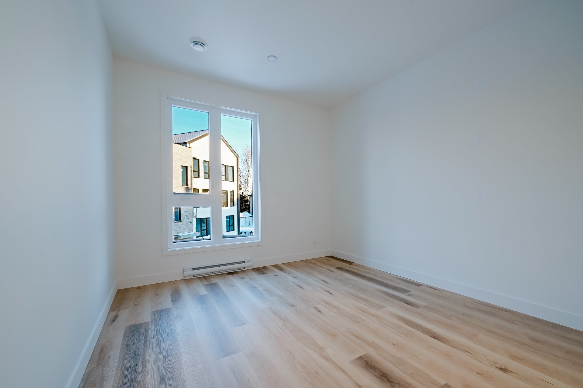 









28


Rue de l'Hibiscus

,
Granby,




QC
J2H1T9

