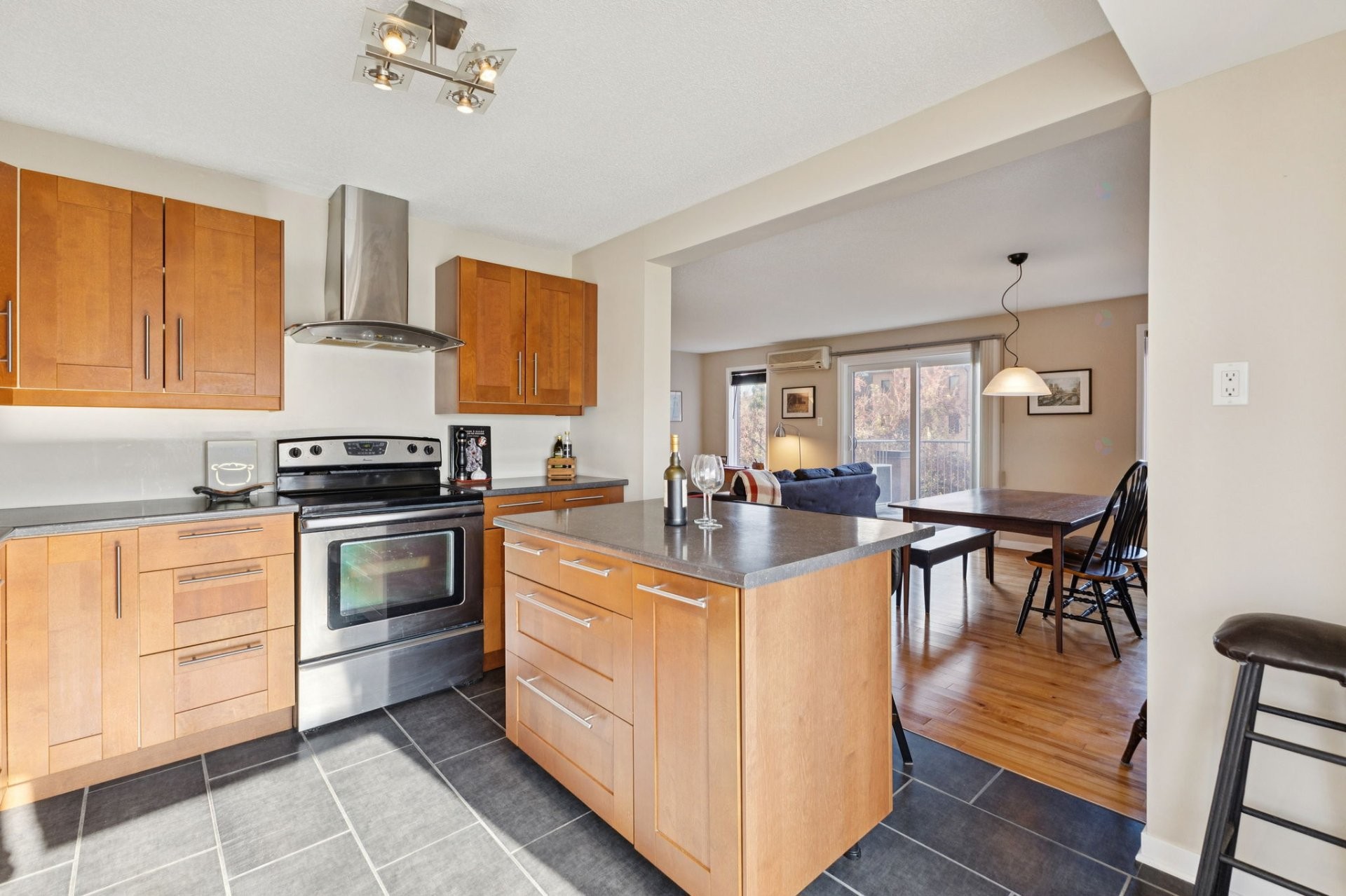 









152


Rue de Morency

, 302,
Gatineau (Gatineau),




QC
J8X2R3

