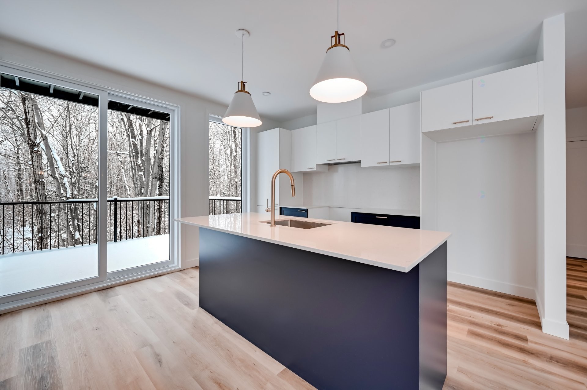 









100


Rue de l'Hibiscus

, 302,
Granby,




QC
J2H1T9

