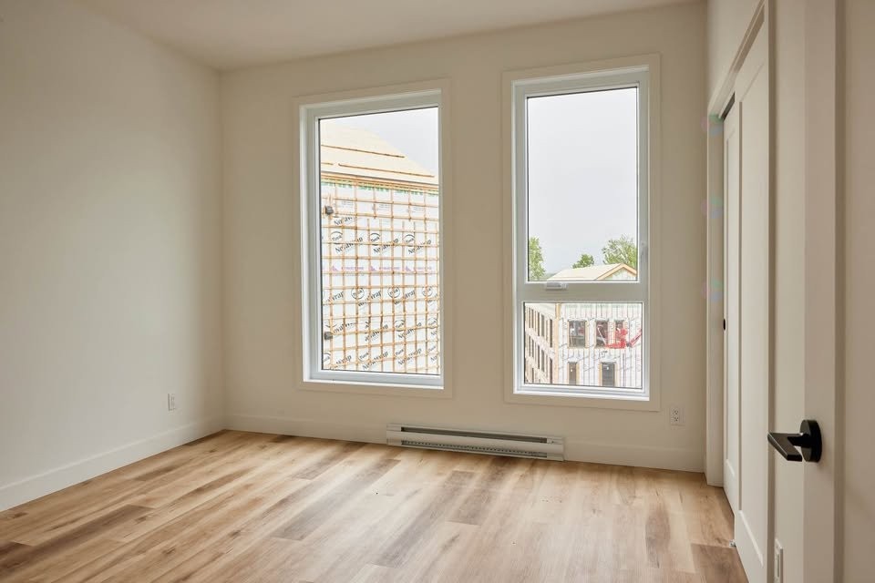 









100


Rue de l'Hibiscus

, 302,
Granby,




QC
J2H1T9

