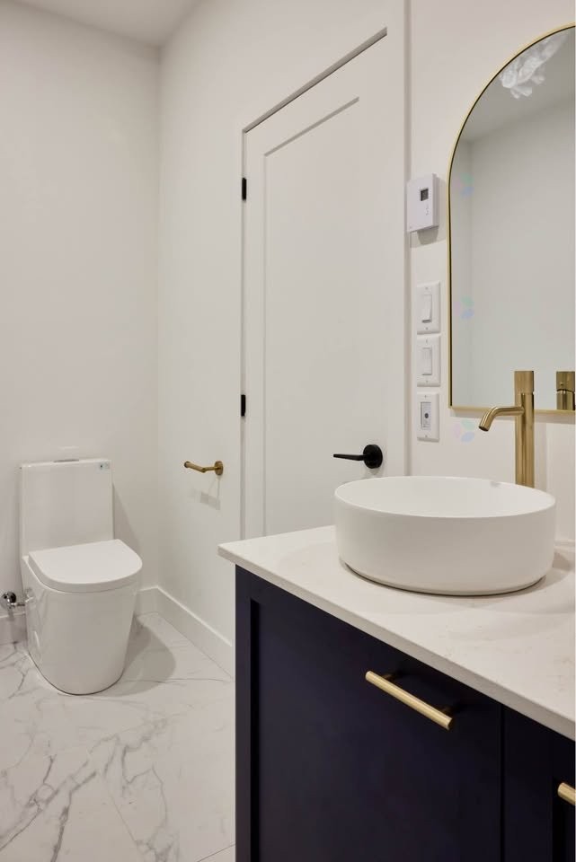 









100


Rue de l'Hibiscus

, 302,
Granby,




QC
J2H1T9

