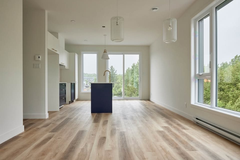 









100


Rue de l'Hibiscus

, 302,
Granby,




QC
J2H1T9

