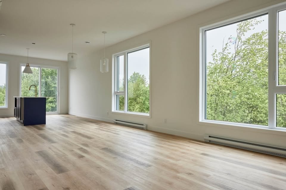 









100


Rue de l'Hibiscus

, 302,
Granby,




QC
J2H1T9

