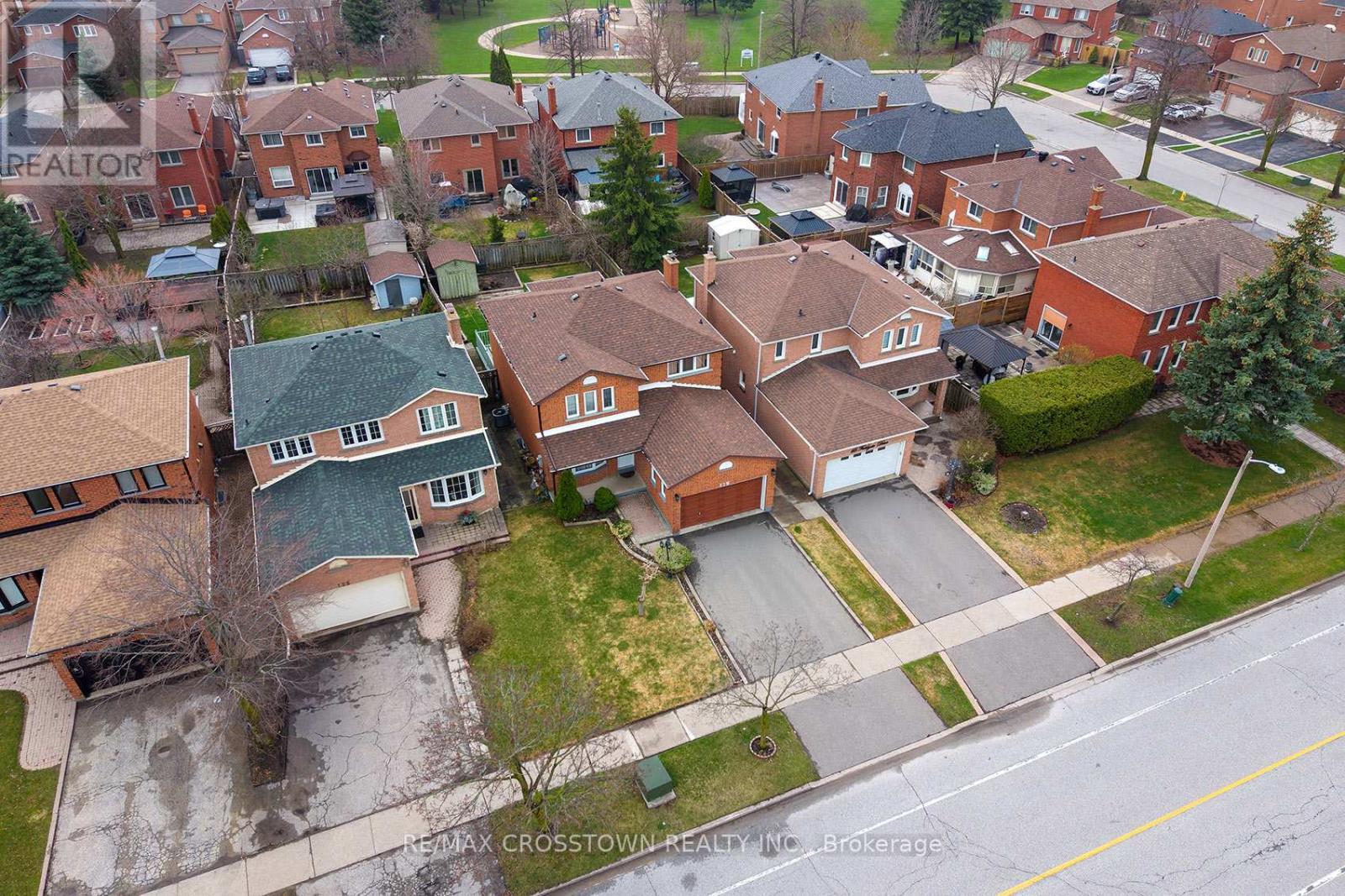 












119 FIELDGATE DRIVE

,
Vaughan,




Ontario
L6A1K5

