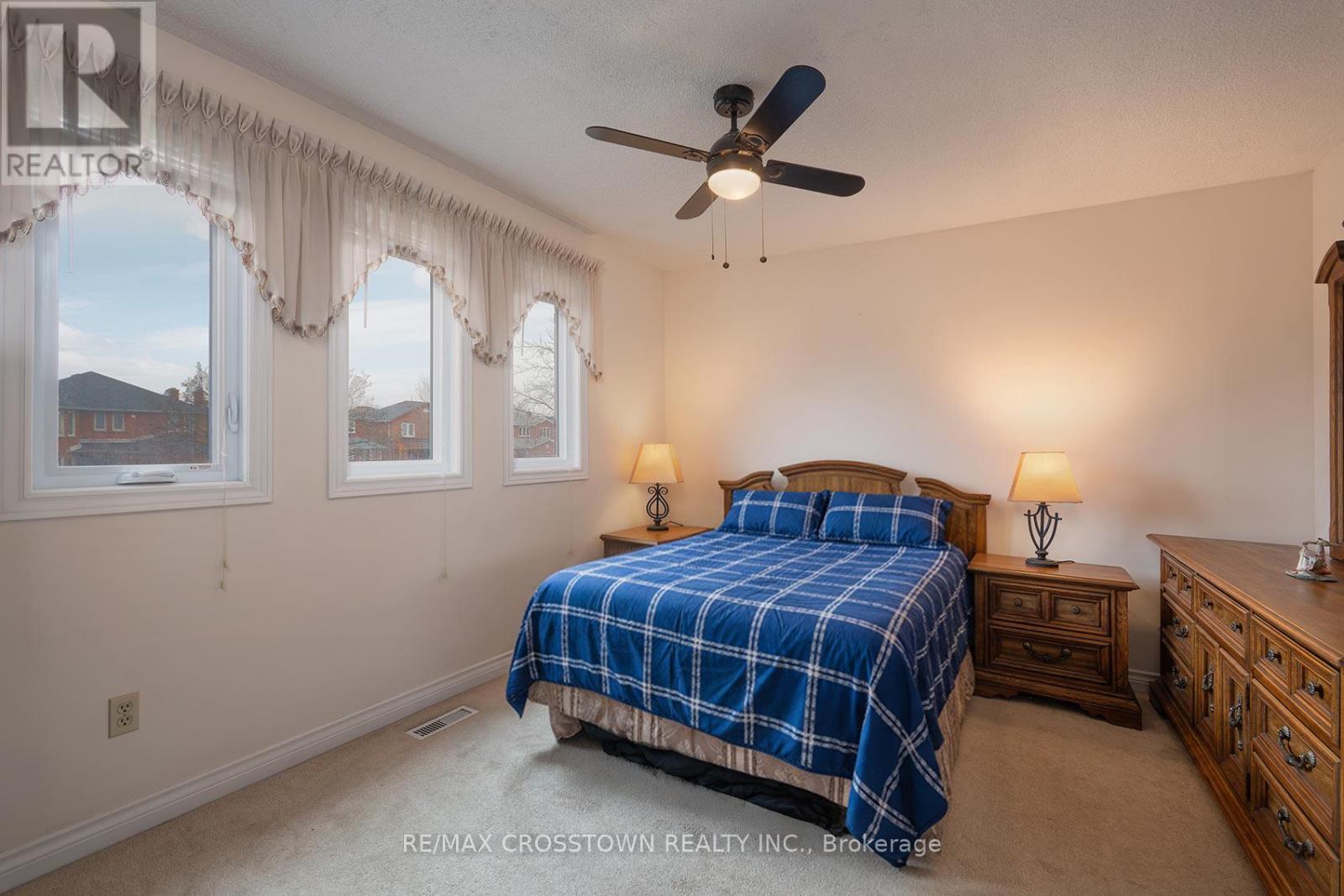 












119 FIELDGATE DRIVE

,
Vaughan,




Ontario
L6A1K5

