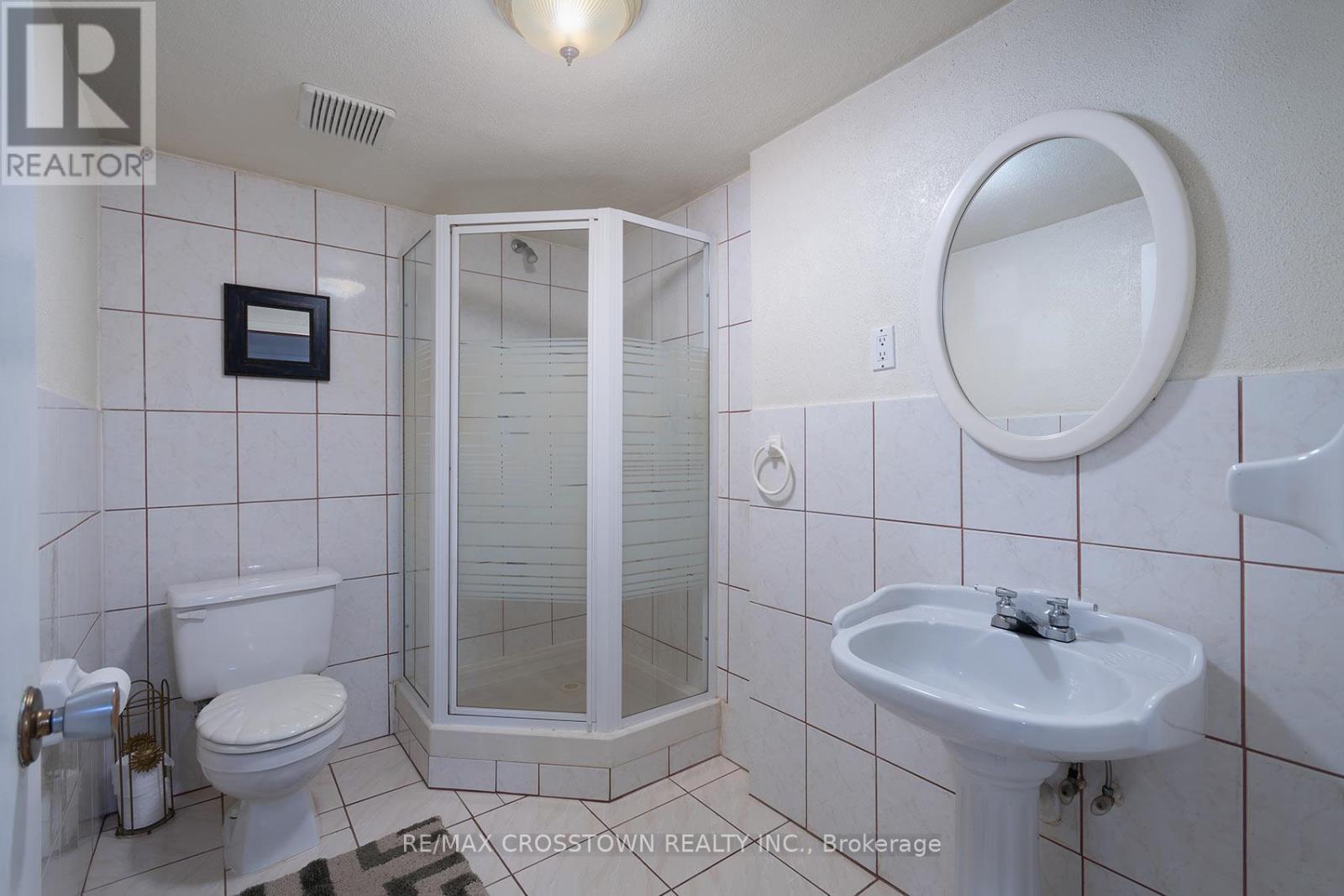 












119 FIELDGATE DRIVE

,
Vaughan,




Ontario
L6A1K5

