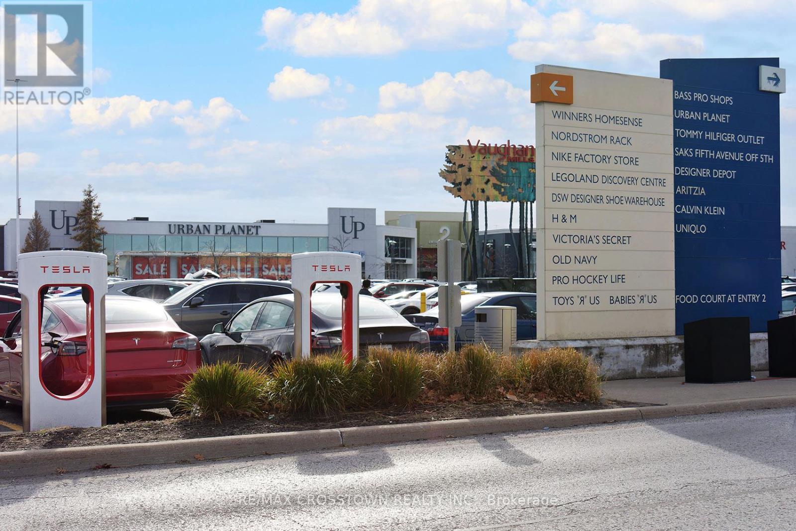 












119 FIELDGATE DRIVE

,
Vaughan,




Ontario
L6A1K5

