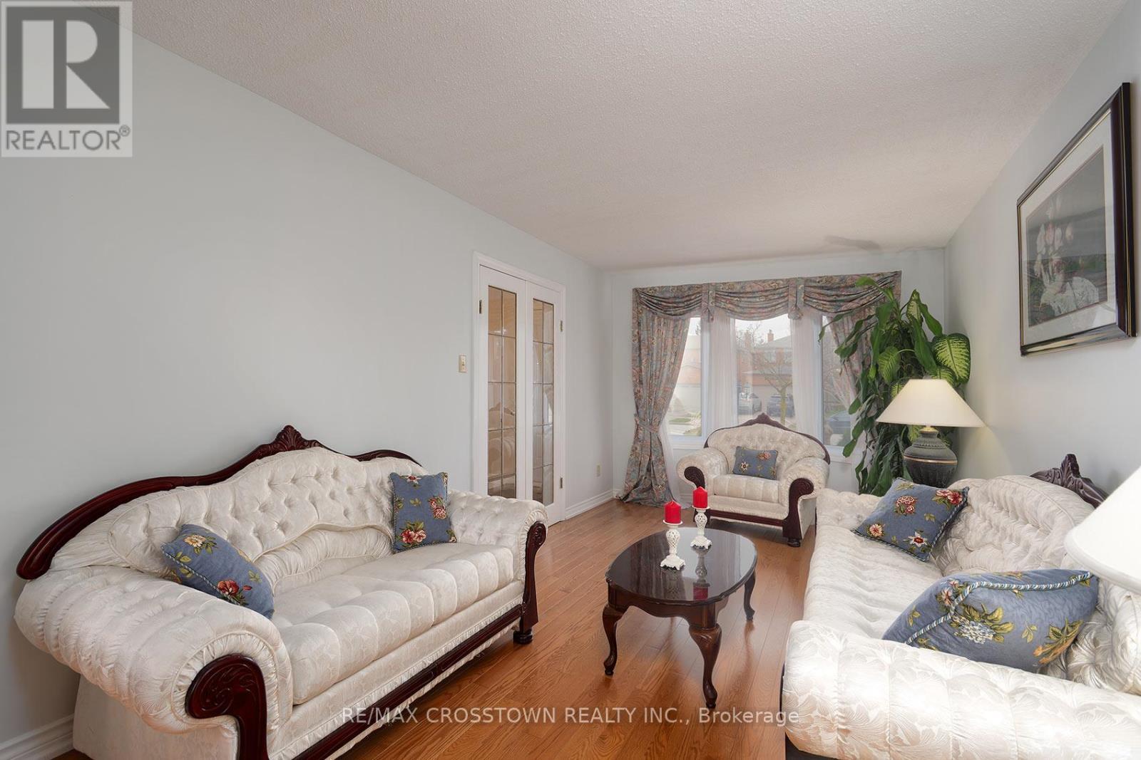 












119 FIELDGATE DRIVE

,
Vaughan,




Ontario
L6A1K5

