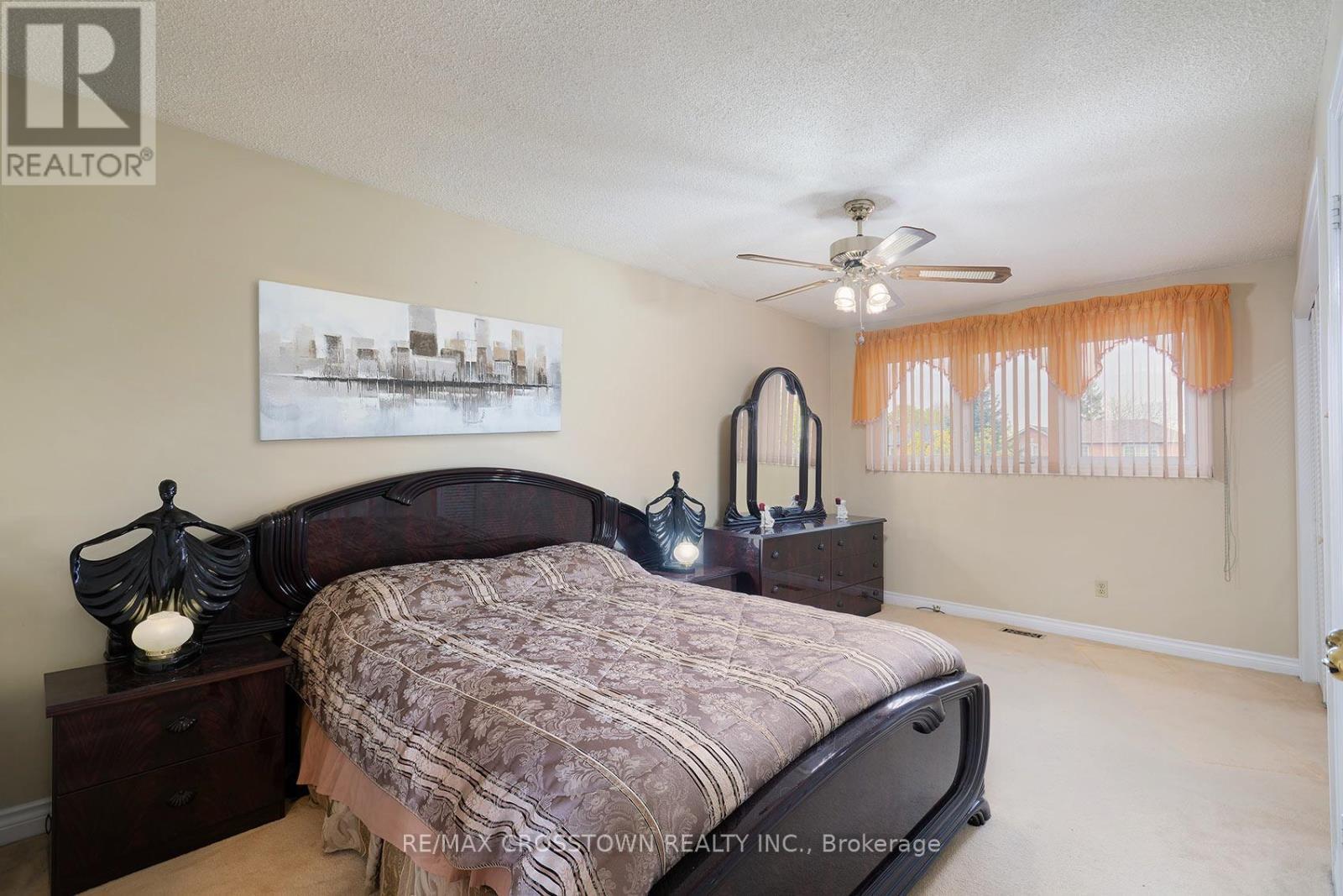 












119 FIELDGATE DRIVE

,
Vaughan,




Ontario
L6A1K5


