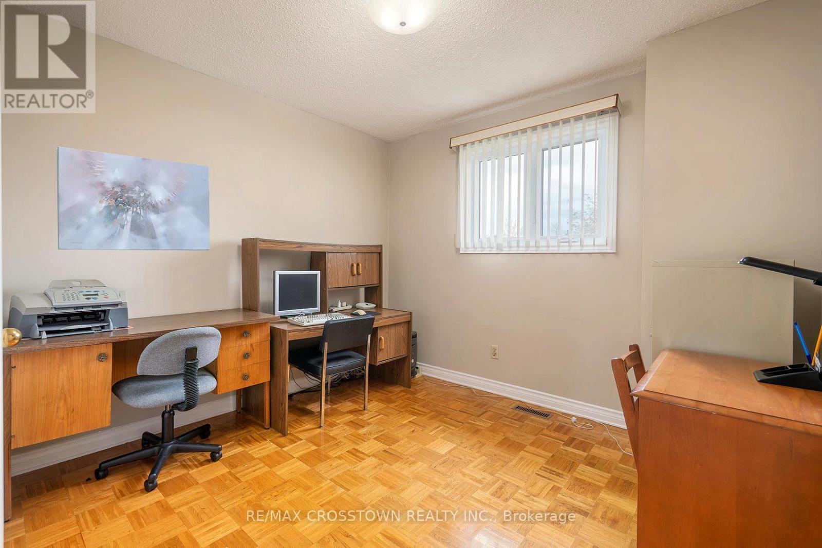 












119 FIELDGATE DRIVE

,
Vaughan,




Ontario
L6A1K5


