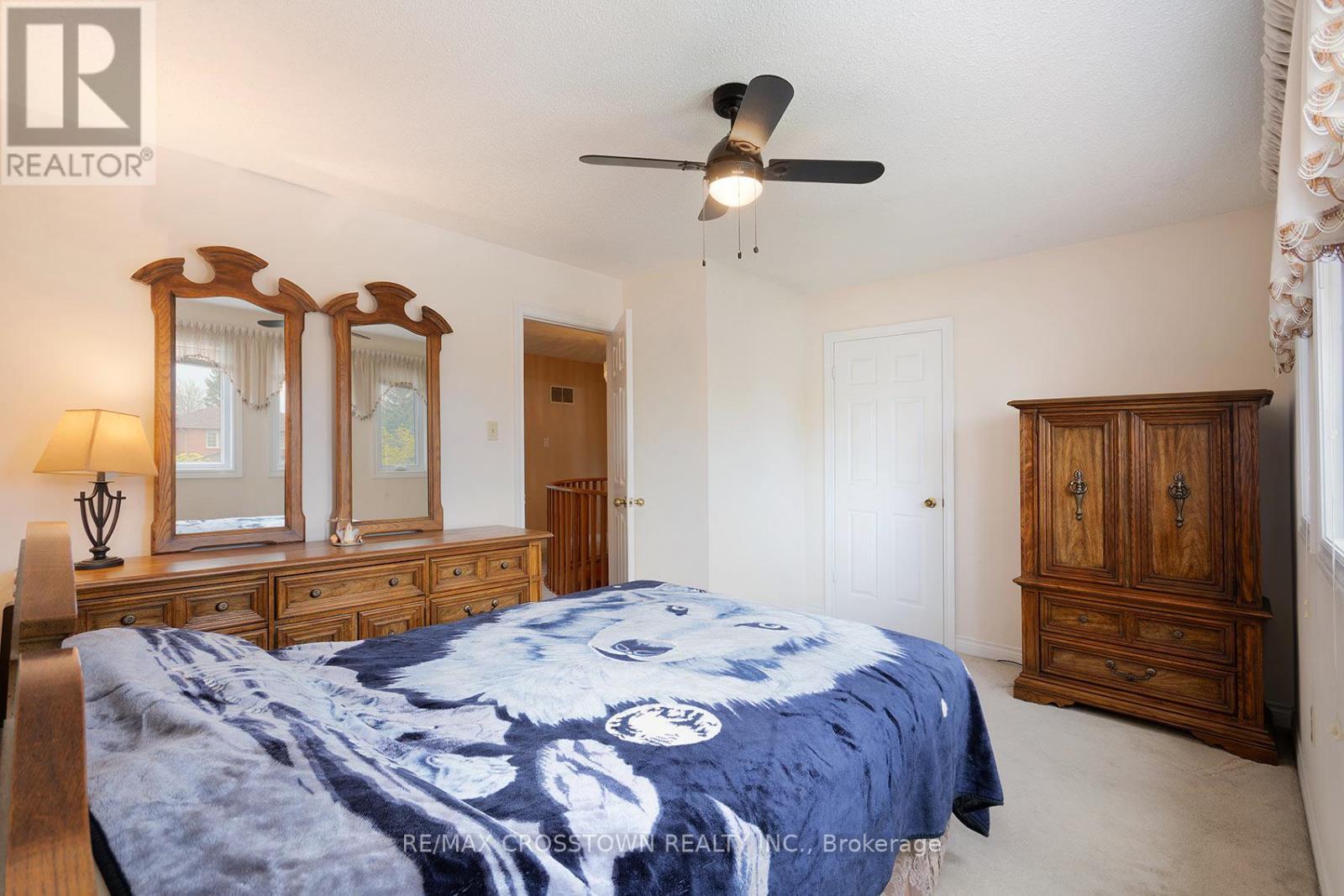 












119 FIELDGATE DRIVE

,
Vaughan,




Ontario
L6A1K5

