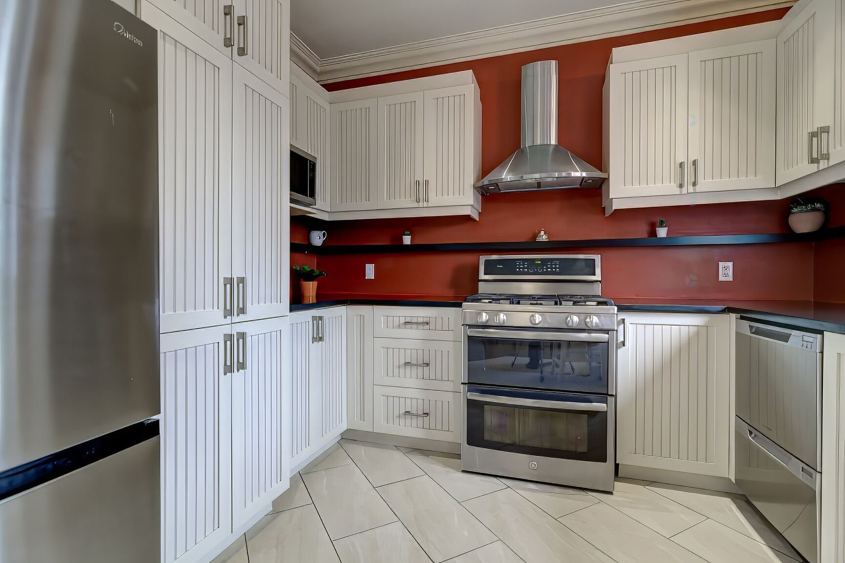 









8821


Place Rhoda

,
Brossard,




QC
J4X0A5

