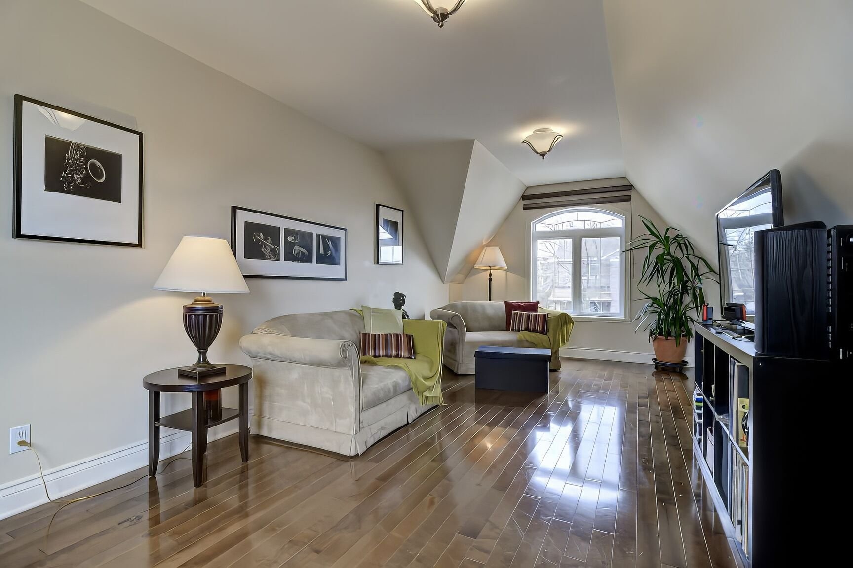 









8821


Place Rhoda

,
Brossard,




QC
J4X0A5

