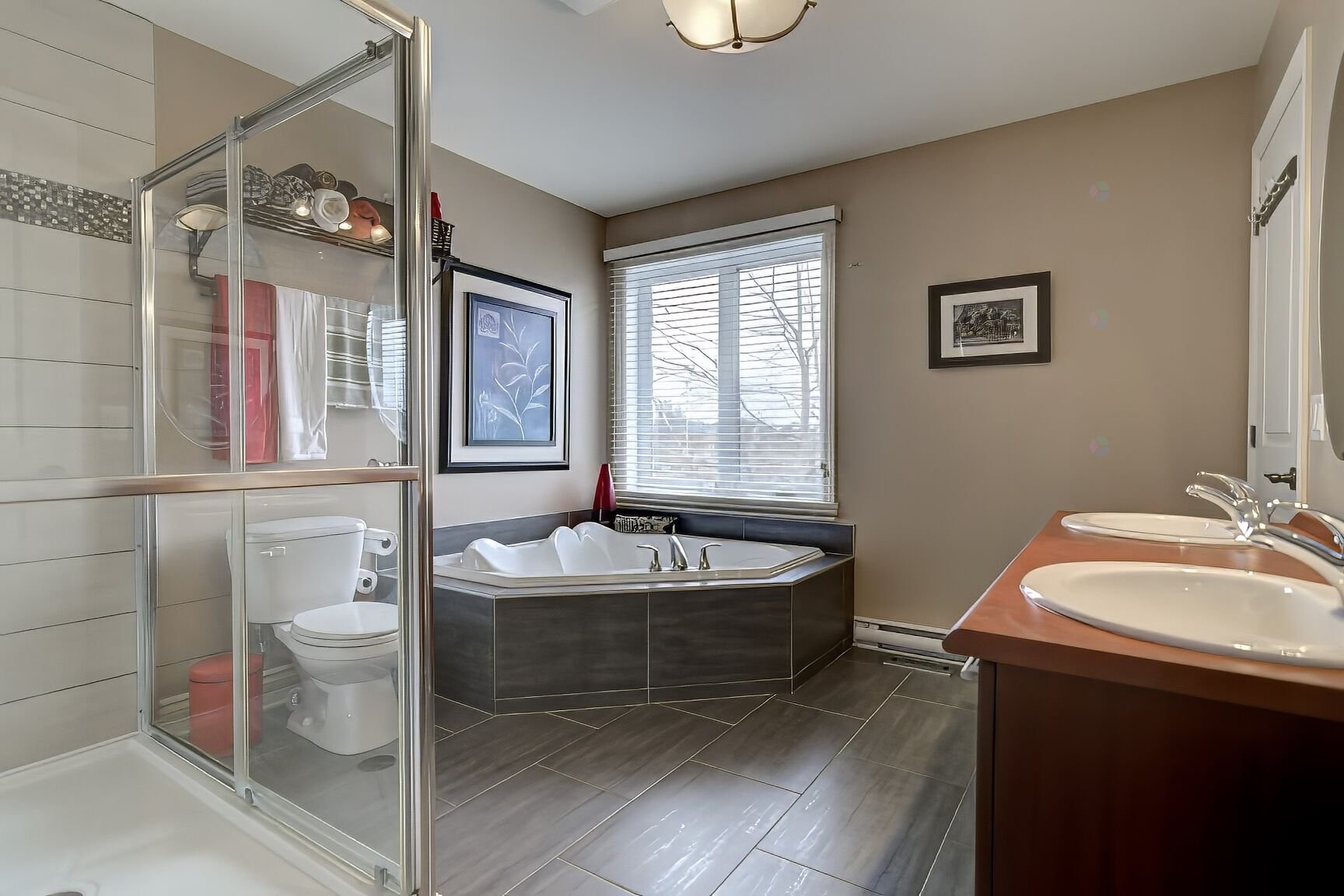 









8821


Place Rhoda

,
Brossard,




QC
J4X0A5

