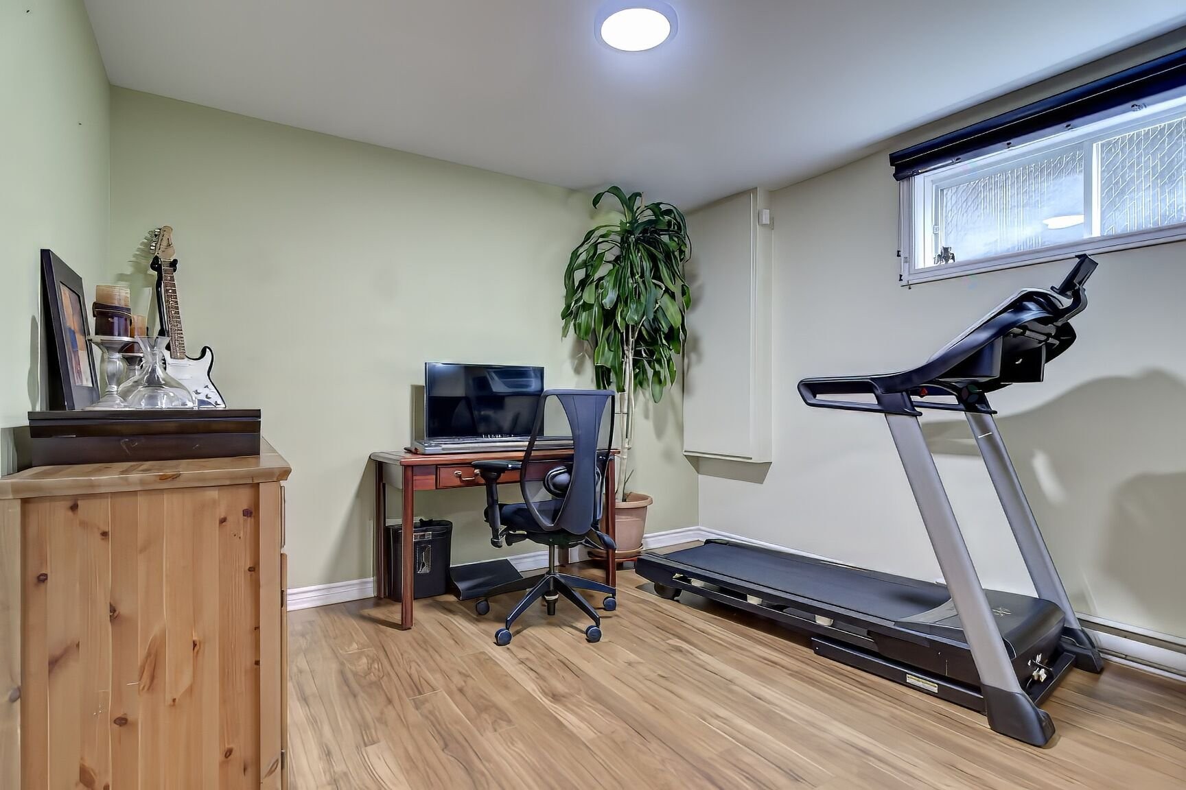 









8821


Place Rhoda

,
Brossard,




QC
J4X0A5

