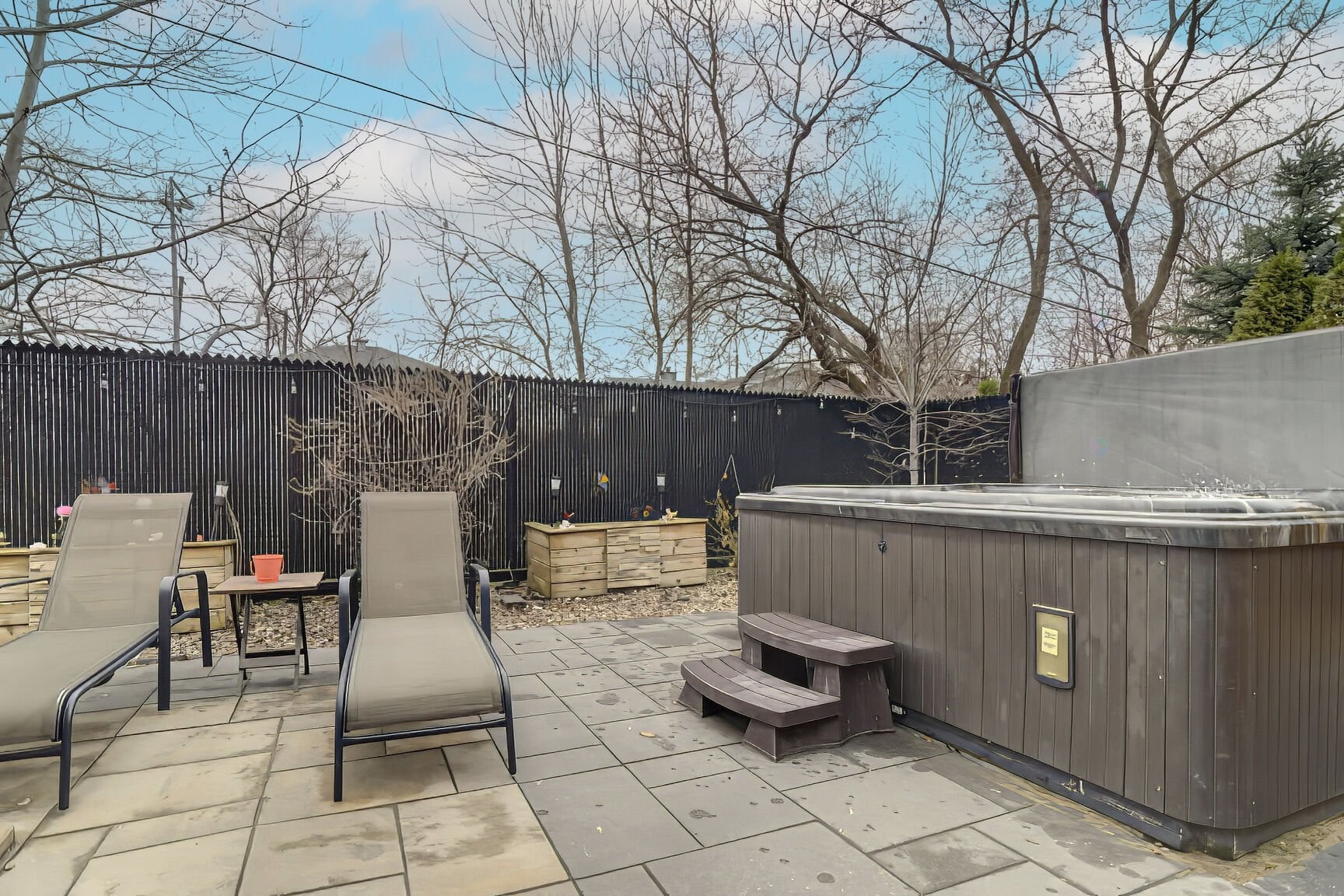 









8821


Place Rhoda

,
Brossard,




QC
J4X0A5

