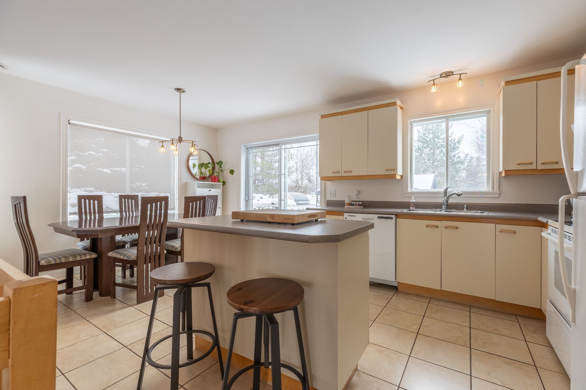 









411


Rue St-Michel

,
Saint-Michel-des-Saints,




QC
J0K3B0

