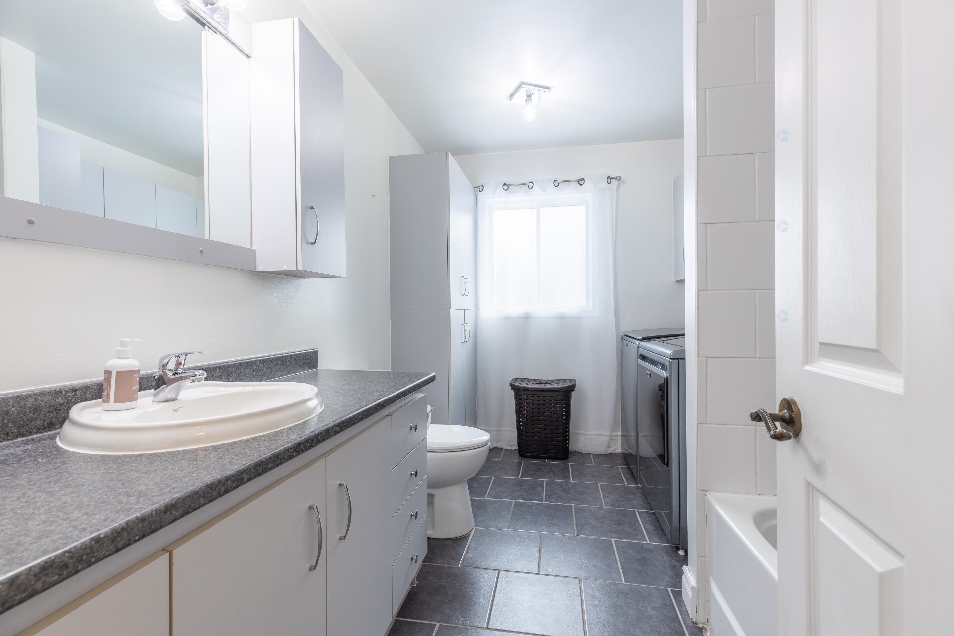 









411


Rue St-Michel

,
Saint-Michel-des-Saints,




QC
J0K3B0


