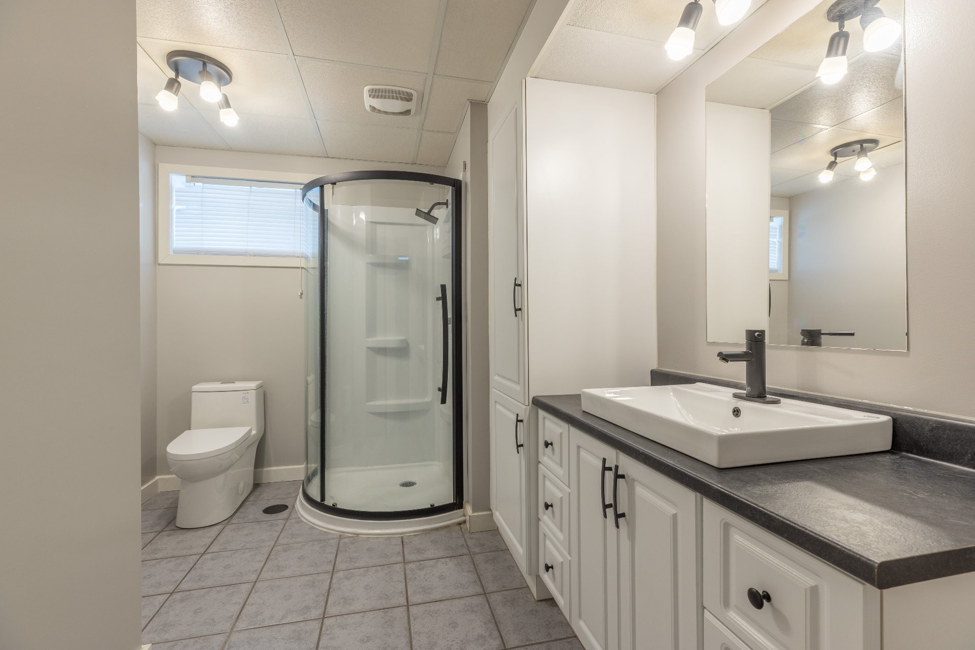 









411


Rue St-Michel

,
Saint-Michel-des-Saints,




QC
J0K3B0

