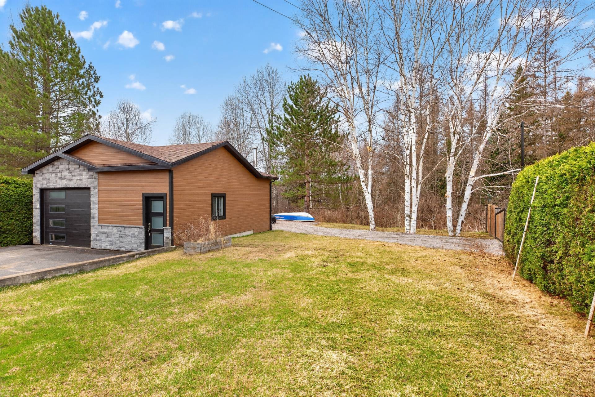 









411


Rue St-Michel

,
Saint-Michel-des-Saints,




QC
J0K3B0

