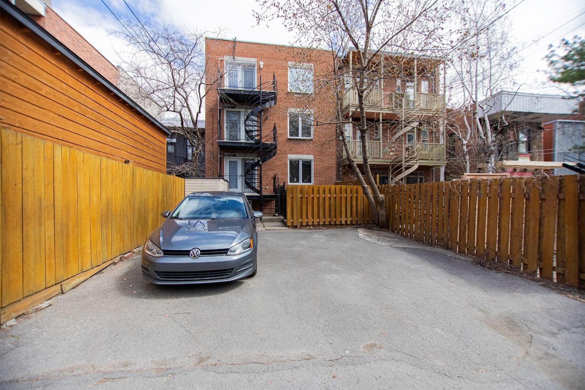 









5266

 - 5270


Rue Garnier

,
Montréal (Le Plateau-Mont-Royal),




QC
H2J3T2

