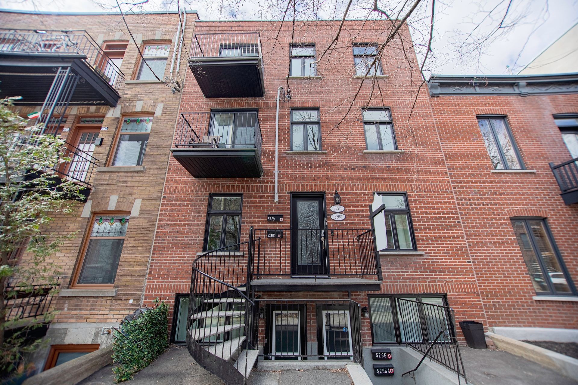 









5266

 - 5270


Rue Garnier

,
Montréal (Le Plateau-Mont-Royal),




QC
H2J3T2

