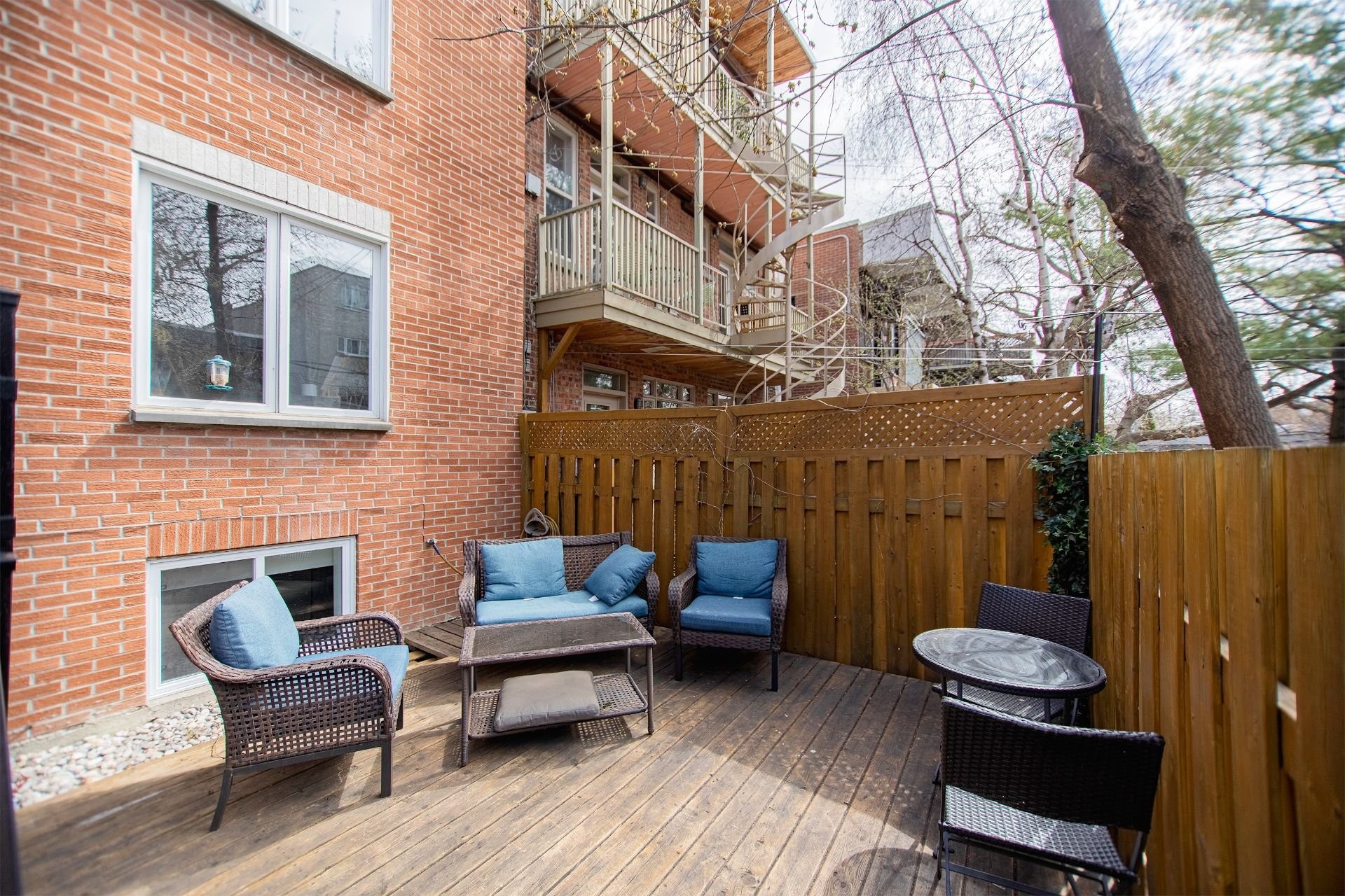 









5266

 - 5270


Rue Garnier

,
Montréal (Le Plateau-Mont-Royal),




QC
H2J3T2

