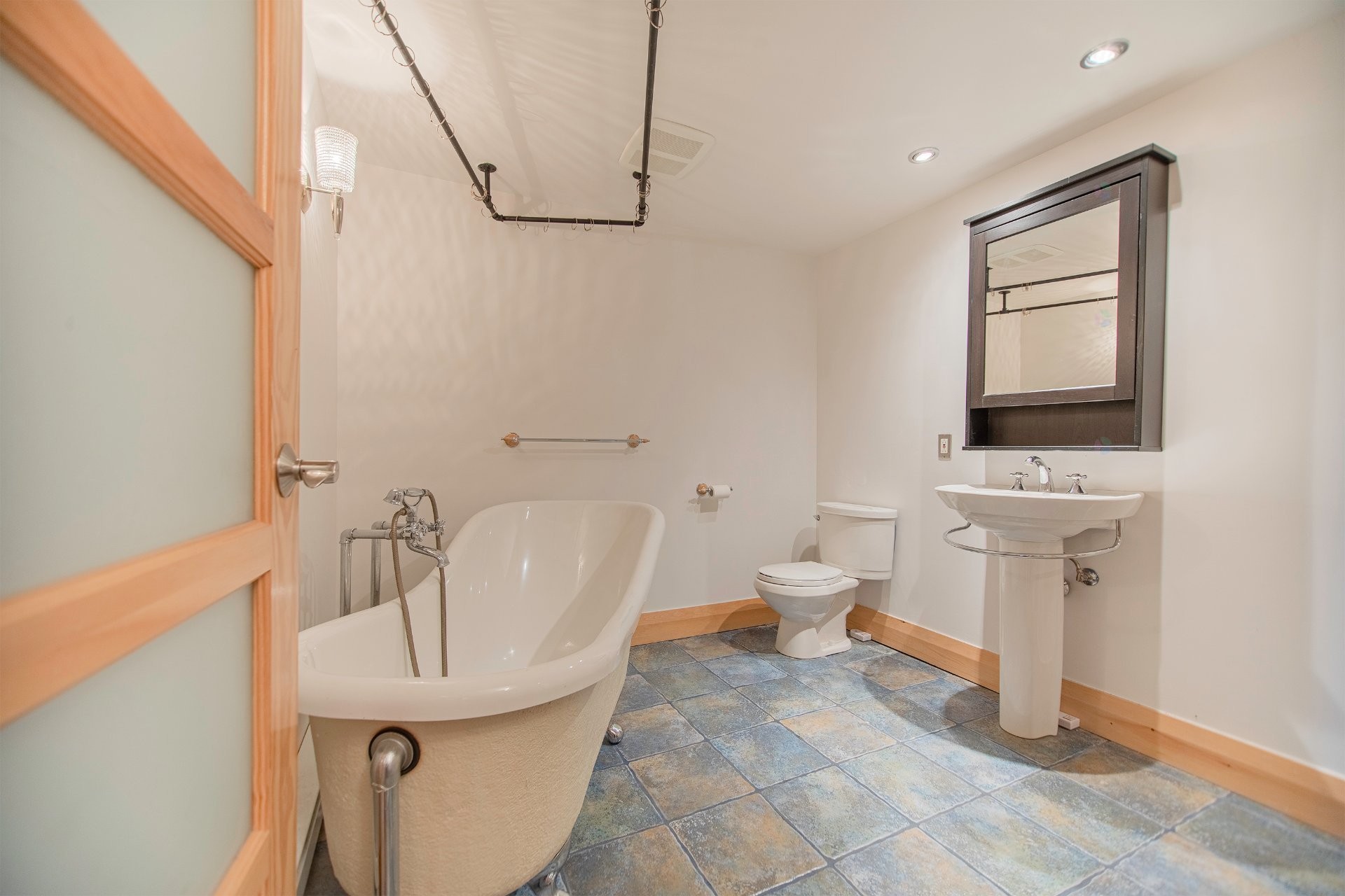 









5266

 - 5270


Rue Garnier

,
Montréal (Le Plateau-Mont-Royal),




QC
H2J3T2

