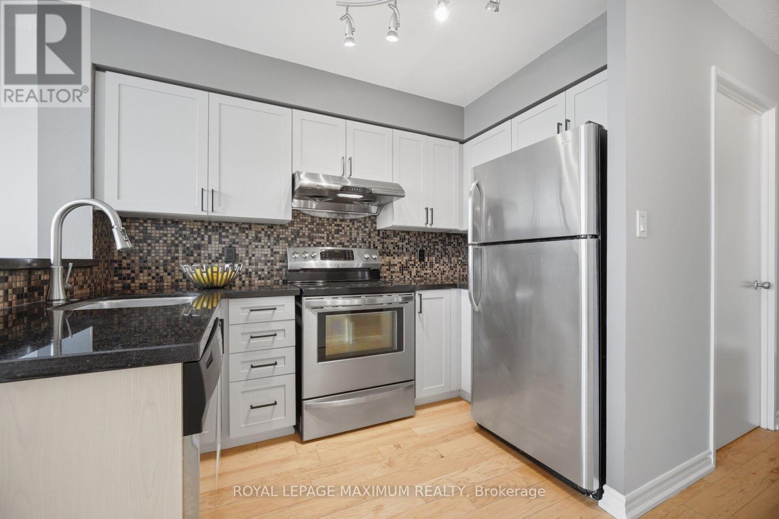 












508 - 200 MANITOBA STREET

,
Toronto,




Ontario
M8Y3Y9

