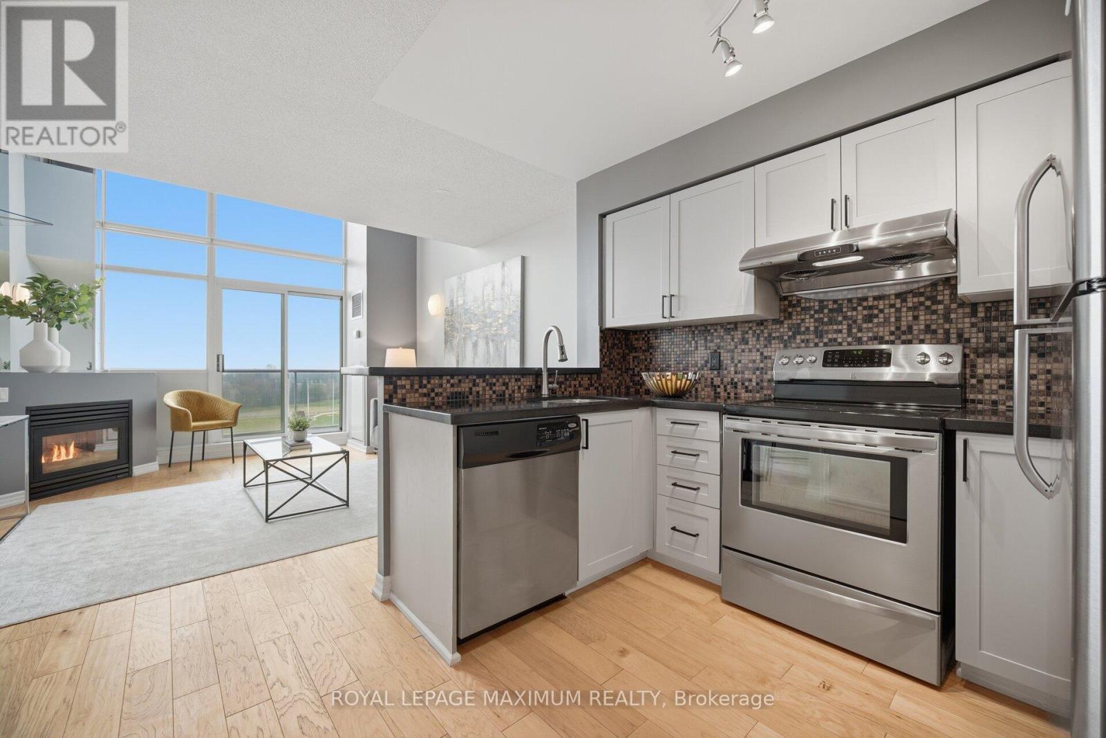 












508 - 200 MANITOBA STREET

,
Toronto,




Ontario
M8Y3Y9

