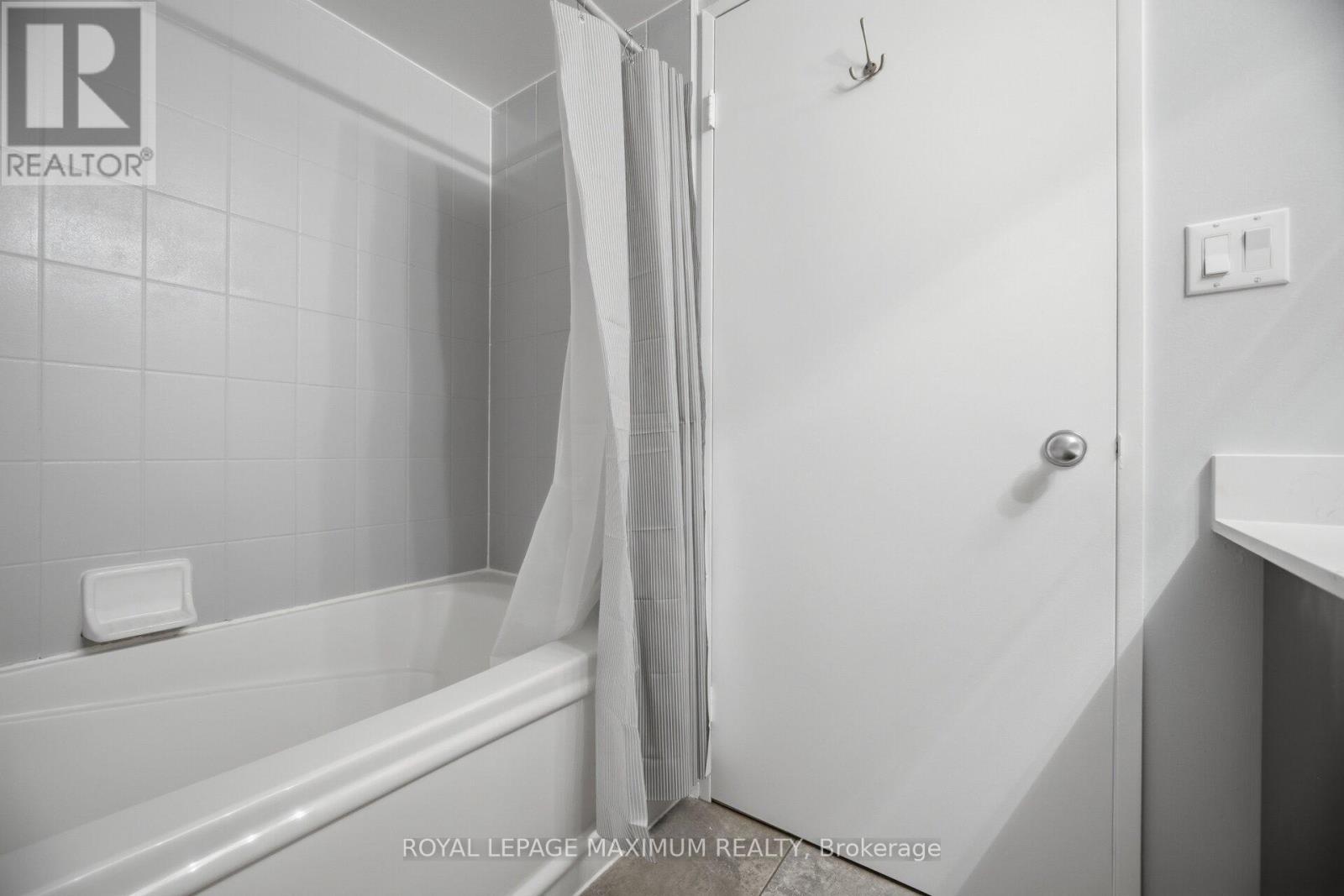 












508 - 200 MANITOBA STREET

,
Toronto,




Ontario
M8Y3Y9

