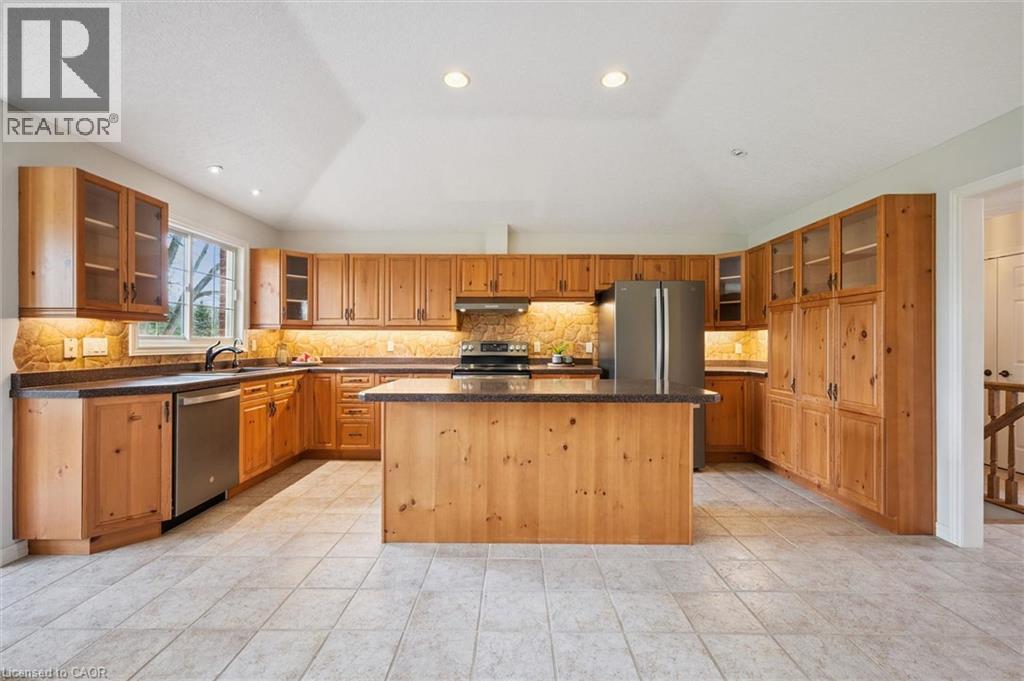 












152 GOLF LINKS Drive

,
Baden,




Ontario
N3A3P1

